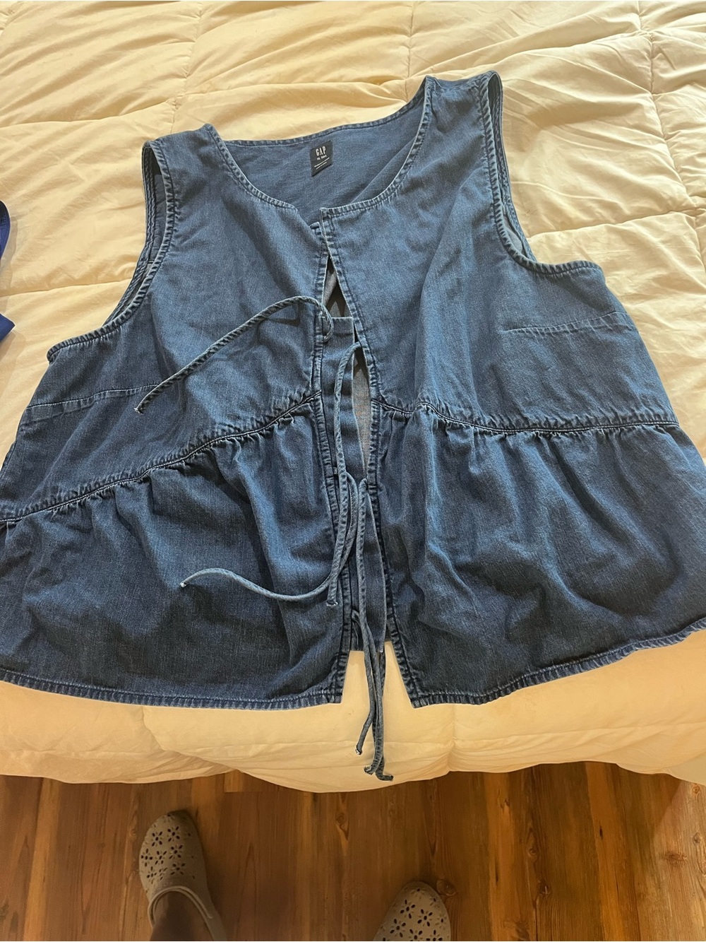 GAP Sleeveless Denim Tie-Front Peplum Top - Blue